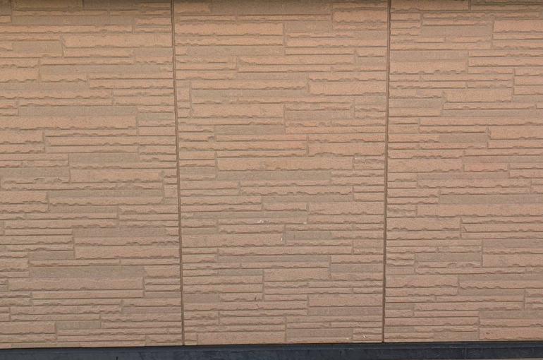   ベタ塗りでは消えてしまうサイディングの立体感  